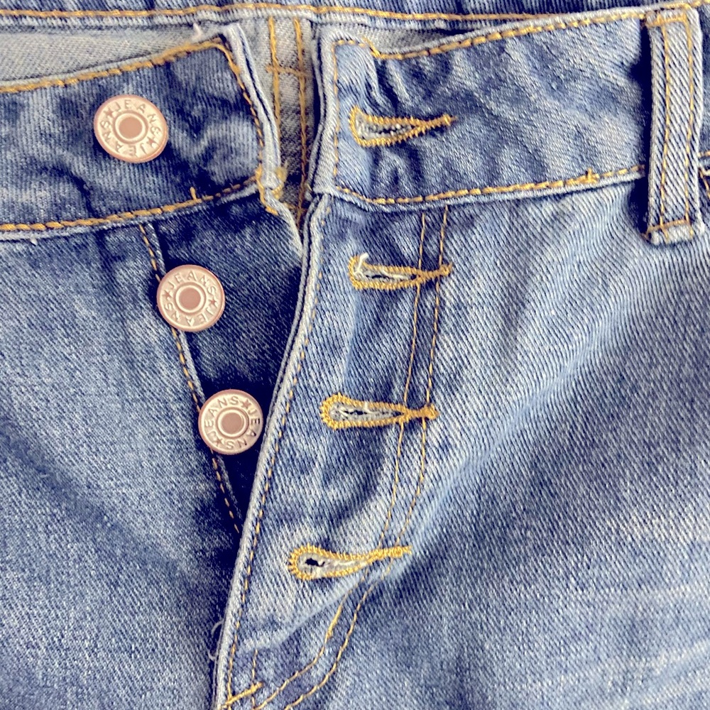 NWOT -Large/XL Button Up, High Waisted, Loose Fit, Straight Leg Jeans. - Picture 2 of 5